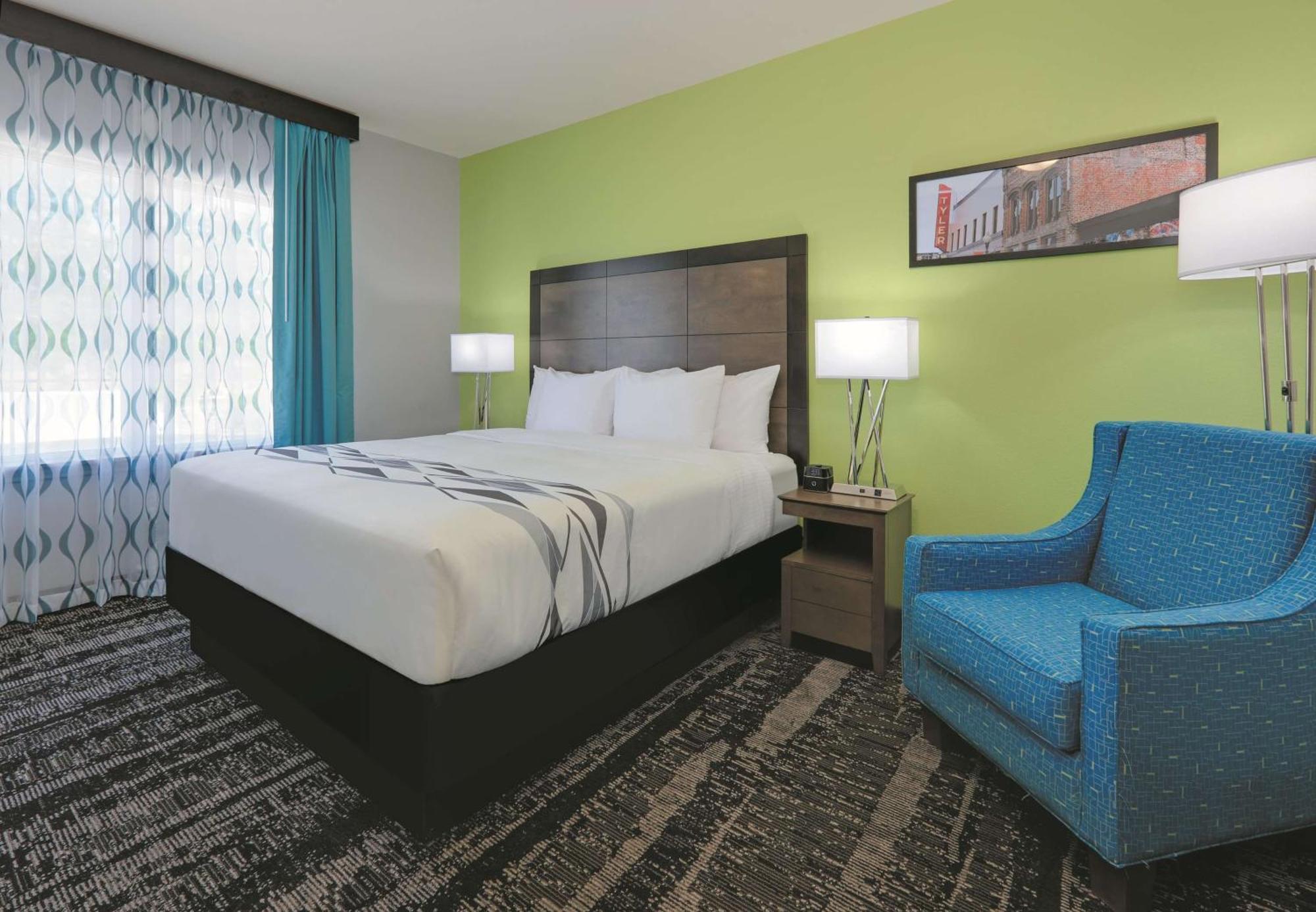 La Quinta By Wyndham Tyler South Hotel Exterior photo
