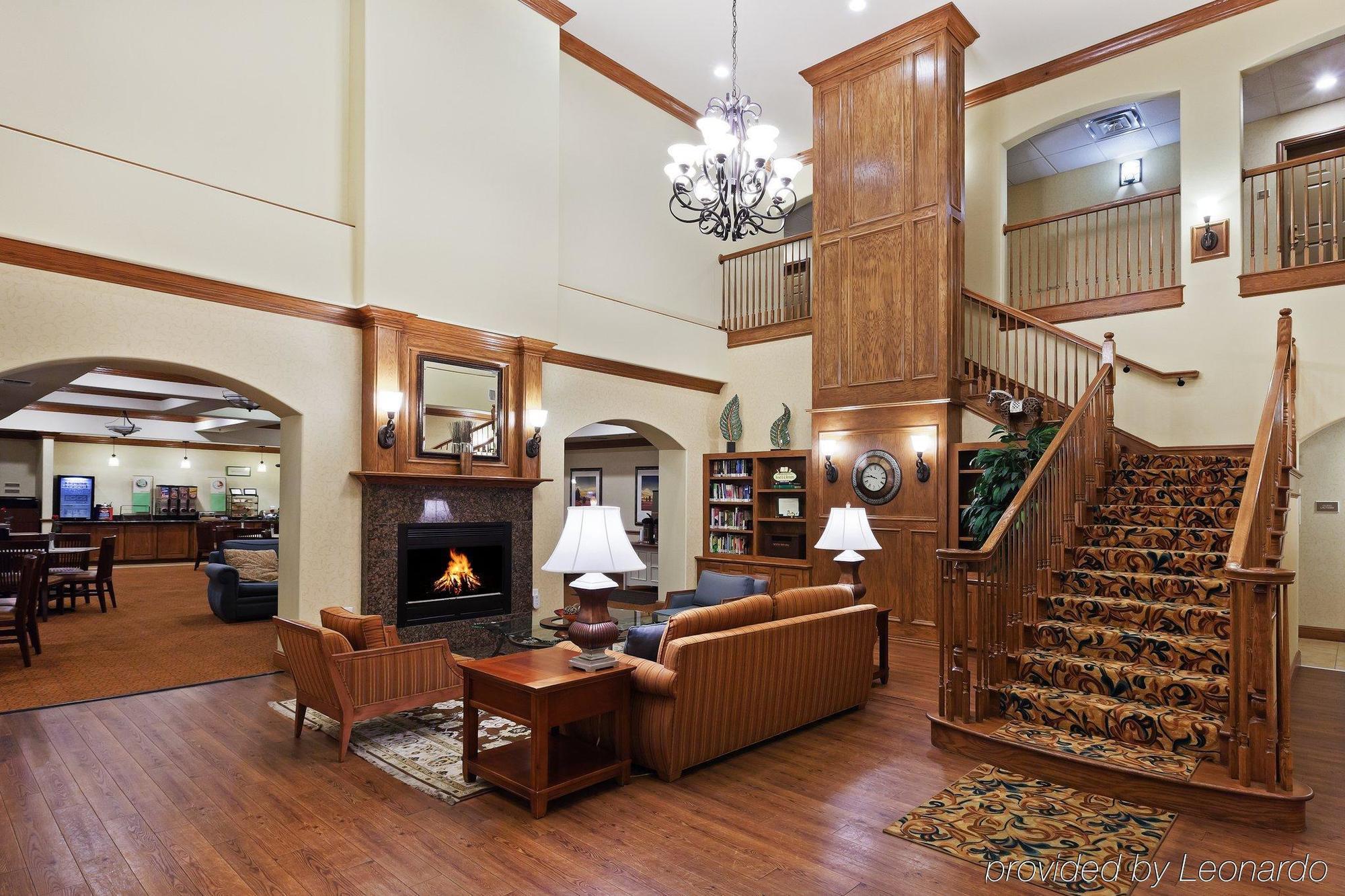 La Quinta By Wyndham Tyler South Hotel Interior photo