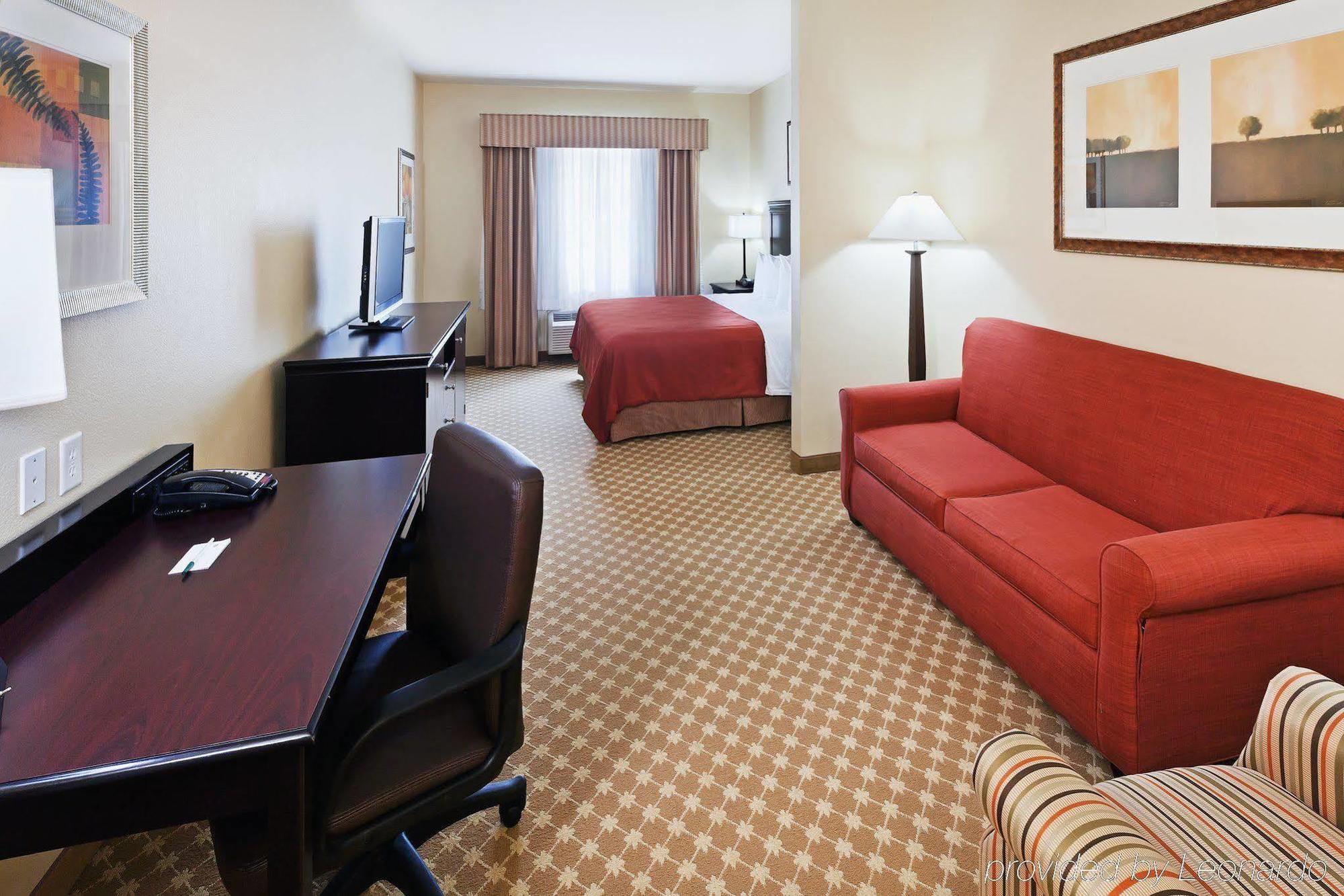 La Quinta By Wyndham Tyler South Hotel Room photo